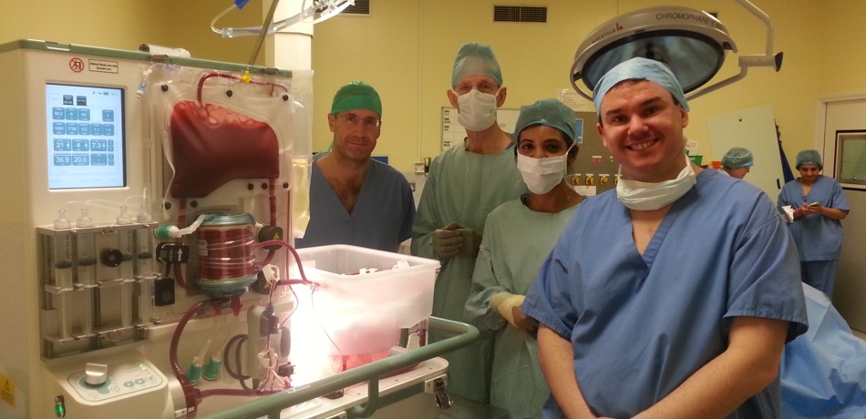 Professor Coussios with Professor Friend and the research team that performed the first successful normothermically preserved liver transplant in 2013