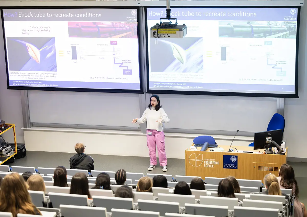 Participants of Access programme Uncover Engineering 2024 in a lecture on thermodynamics