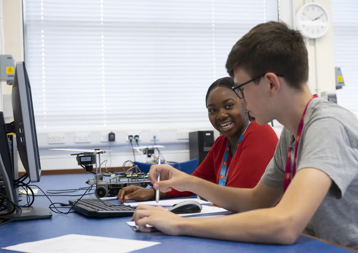 Participants of the UNIQ Summer School 2019 taking part in workshop, image by William Parry, Wadham College