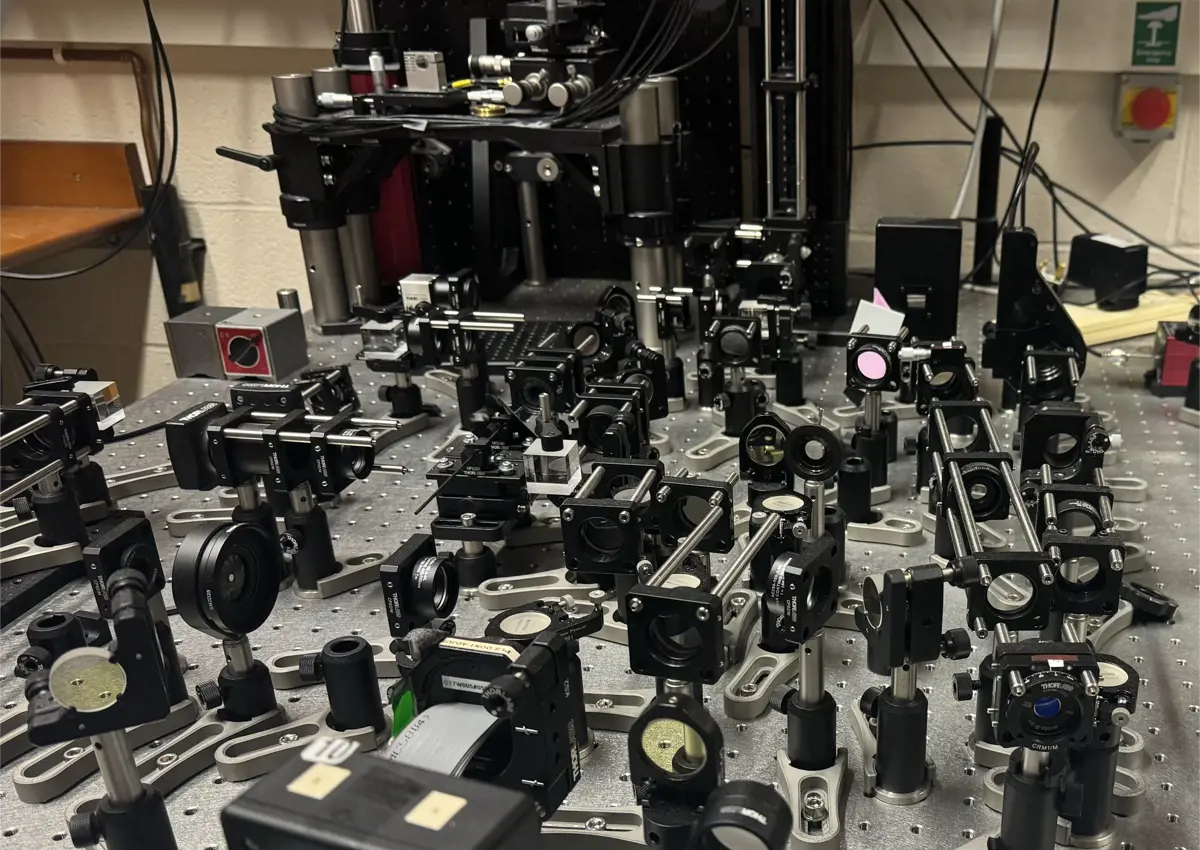 Polarisation/vectorial adaptive optics set up