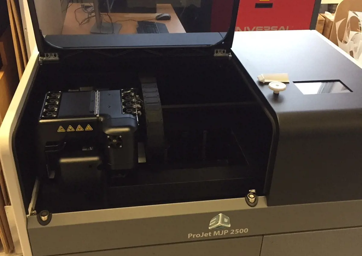 3D printer with the lid open