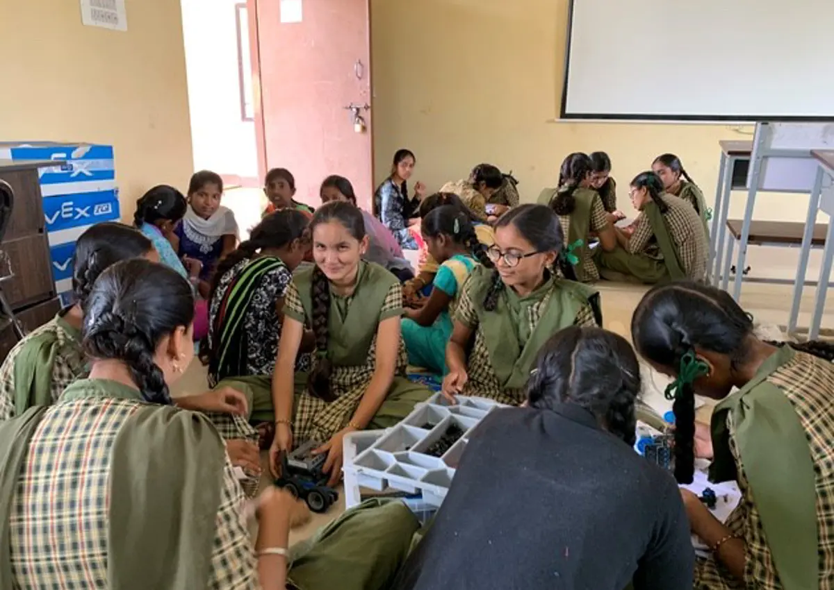Students in Karnataka, southern India, building robot cars