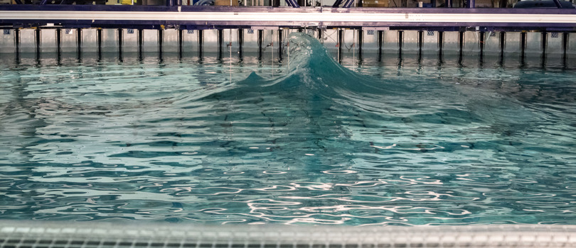 Freak wave being recreated in pool
