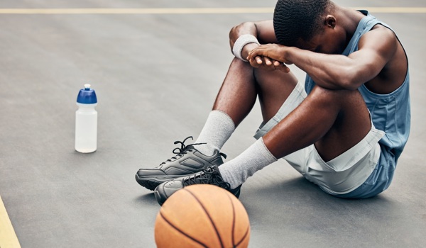 Study Finds That Poor Mental Health and Sports Injuries May Be Connected in Young People