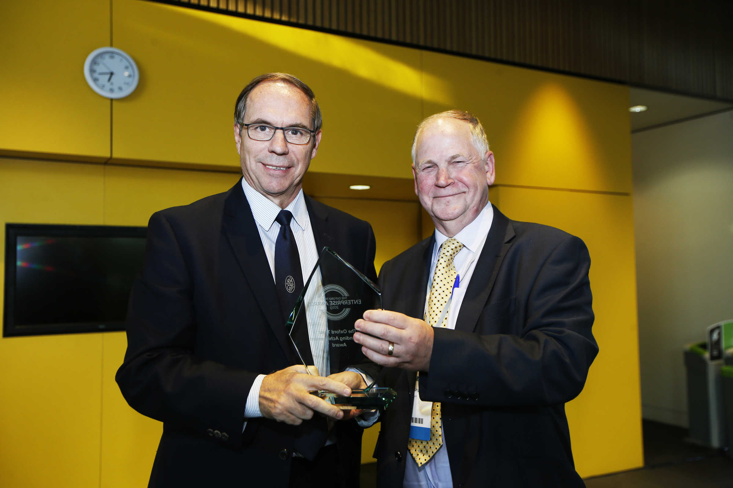 Professor Lionel Tarassenko being presented with the Oxford Trust’s Outstanding Achievement Award by their CEO Steve Burgess.