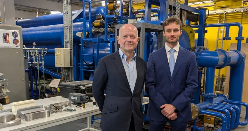 Dr Connor O’Pray and Lord Hague stand inside the Oxford Thermofluids Institute.