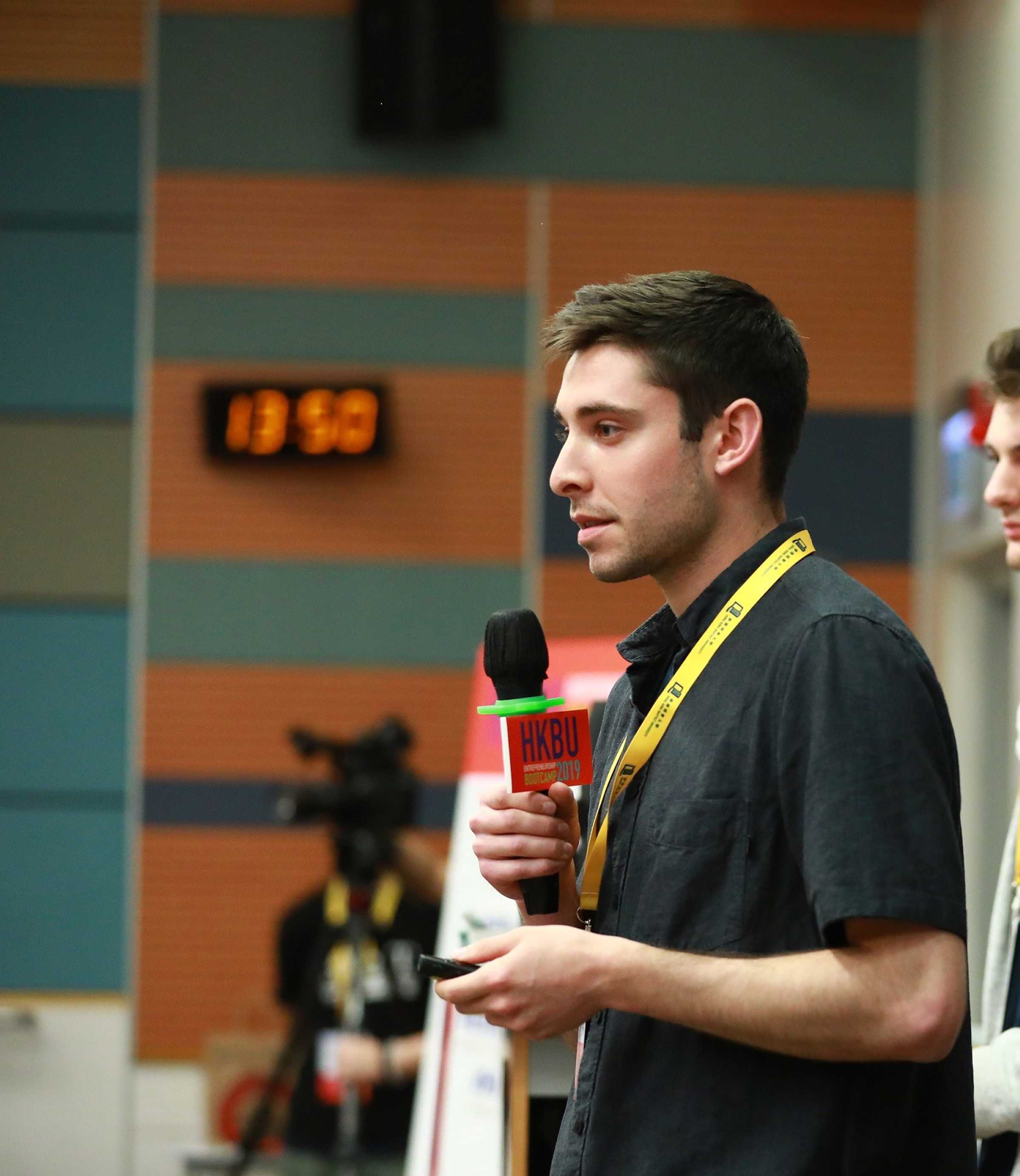 Zac Cesaro presenting at the 8th annual Oxford Energy Day conference in 2019