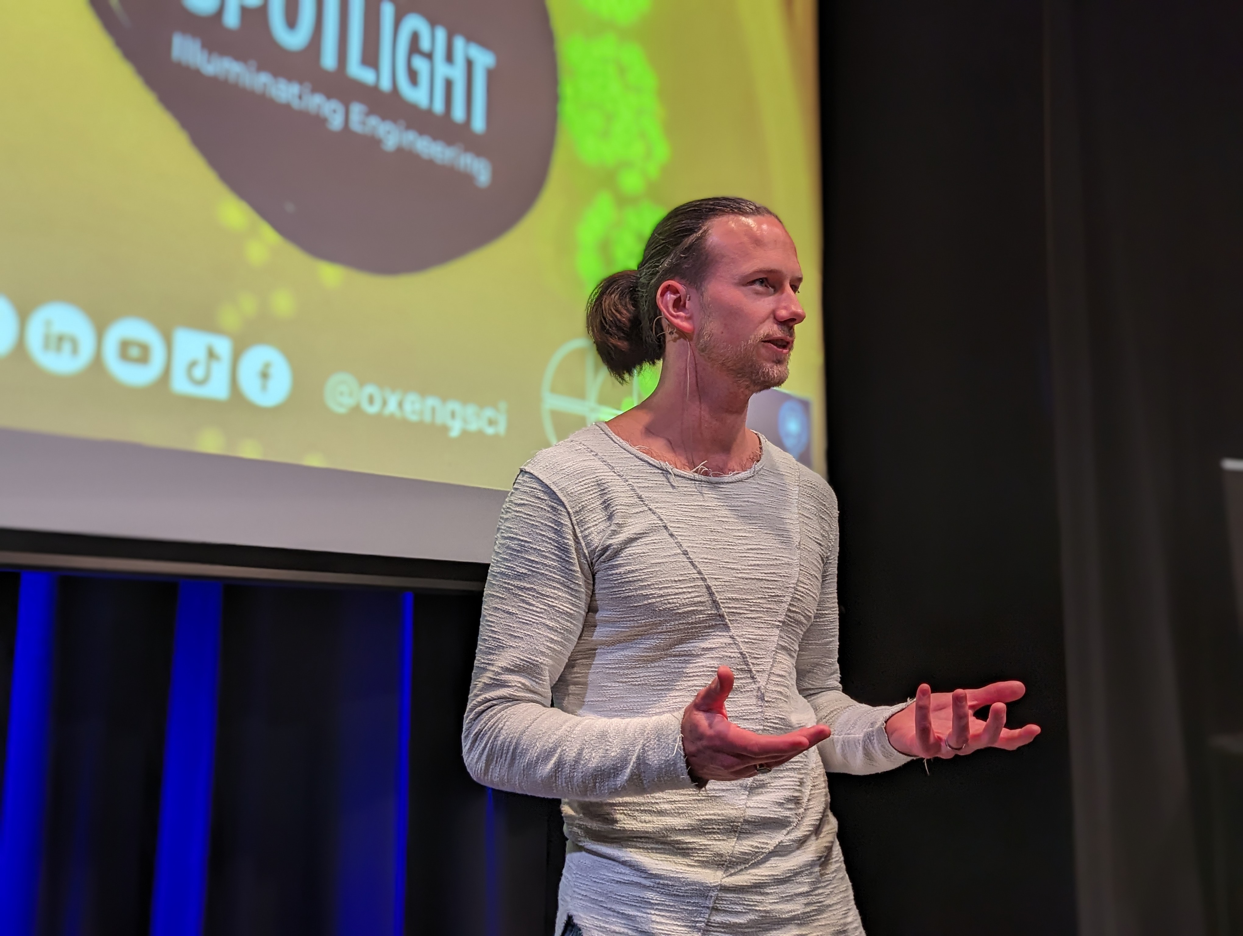 Joram delivering a lecture at the Spotlight - Illuminating Engineering series