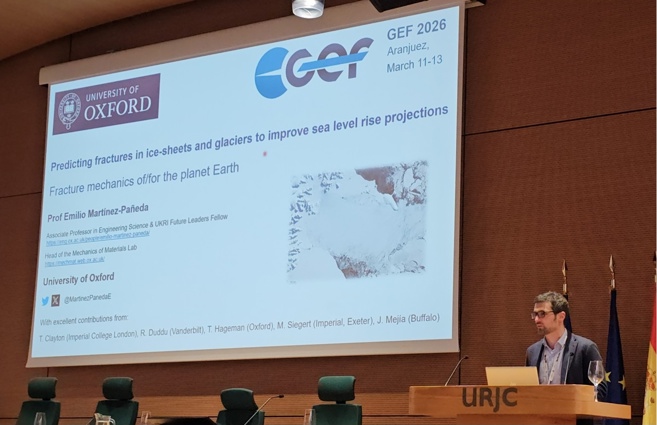 Emilio delivering lecture on Fracture Mechanics