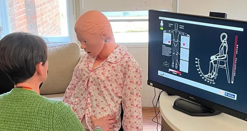 Occupational therapists from Oxfordshire County Council’s adult social care team are working with experts from the Oxford Robotics Institute and University College London, on innovative research which uses robots to take the place of a person being assessed