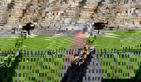 QRT Funds UNIQ+ Internships & Academic Futures Scholarships for Oxford ...