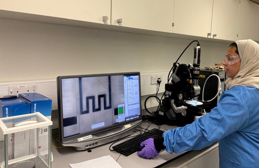 Latifah Almulla  in lab